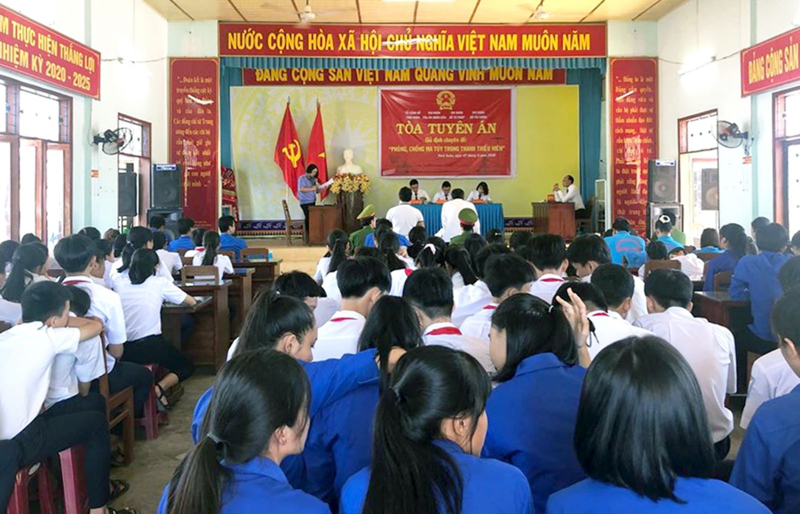 Phiên tòa giả định chuyên đề “phòng, chống ma túy trong thanh thiếu niên”