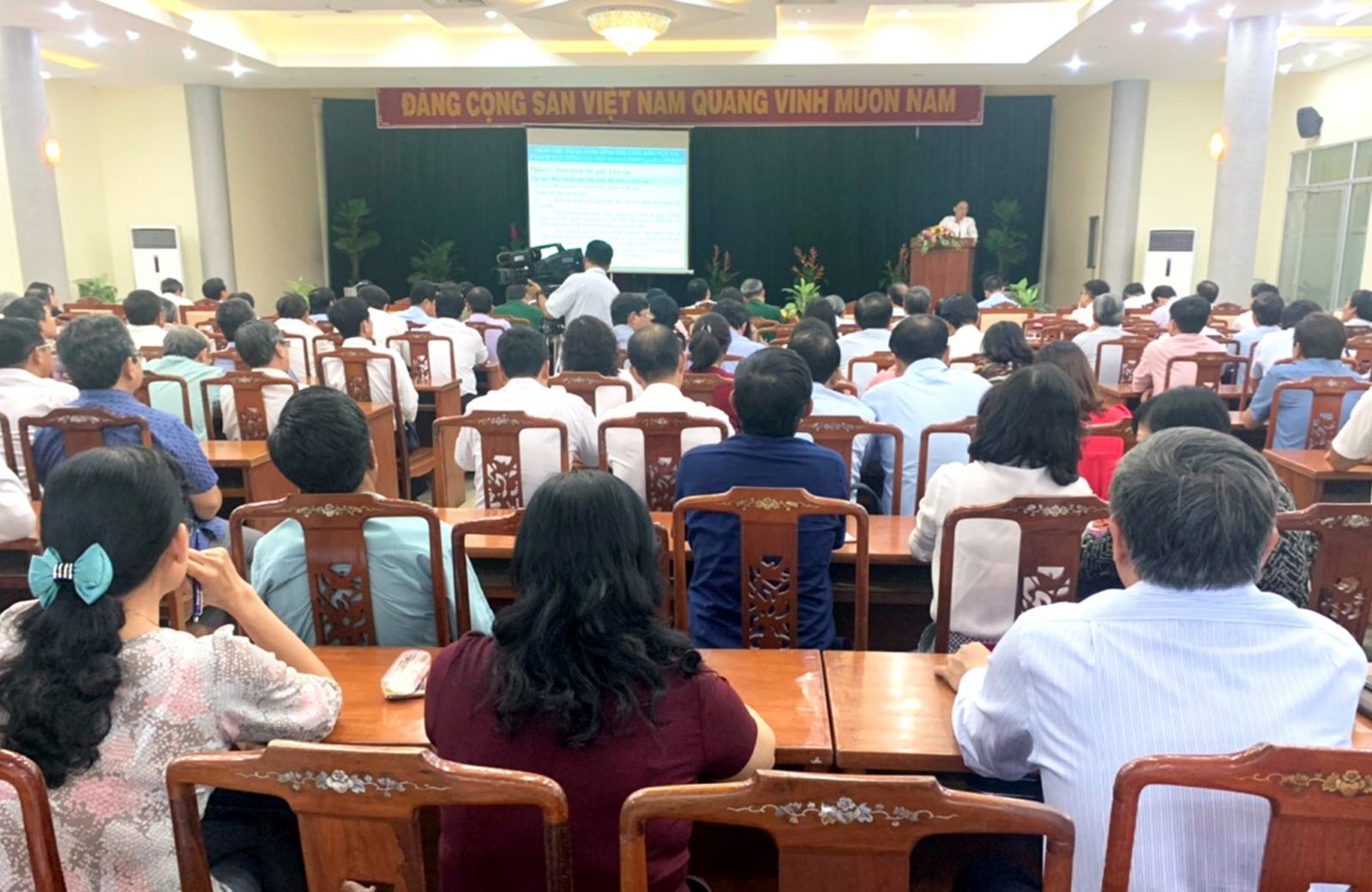 Hội nghị thông tin về tình hình đối ngoại và Biển đông