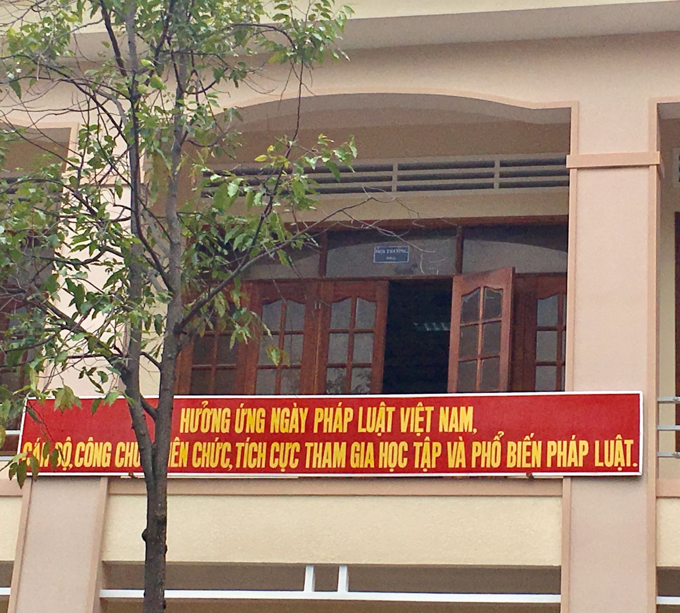 CÁN BỘ CÔNG CHỨC VIÊN CHỨC, NGƯỜI LAO ĐỘNG BAN QUẢN LÝ KHU KINH TẾ HƯỞNG ỨNG NGÀY PHÁP LUẬT NĂM 2020