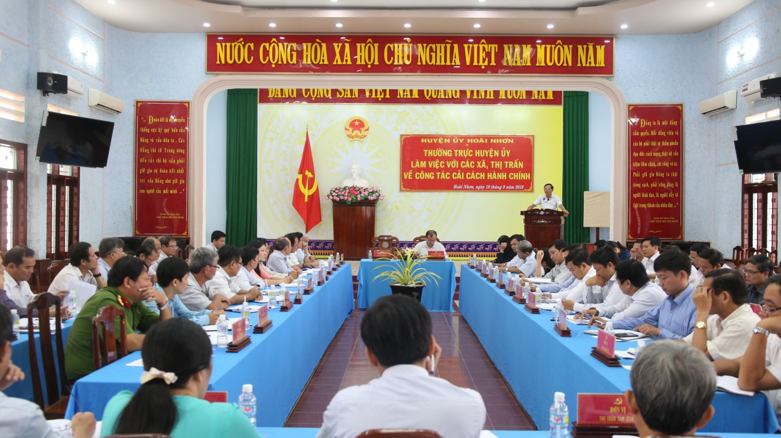 Huyện ủy Hoài Nhơn làm việc với các xã, thị trấn về công tác cải cách hành chính