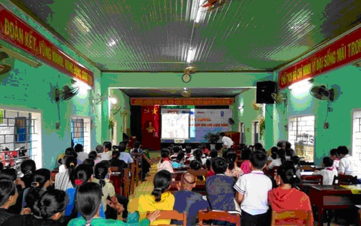 XÃ TÂY VINH, HUYỆN TÂY SƠN TRUYỀN THÔNG PHÒNG, TRÁNH TAI NẠN BOM MÌN