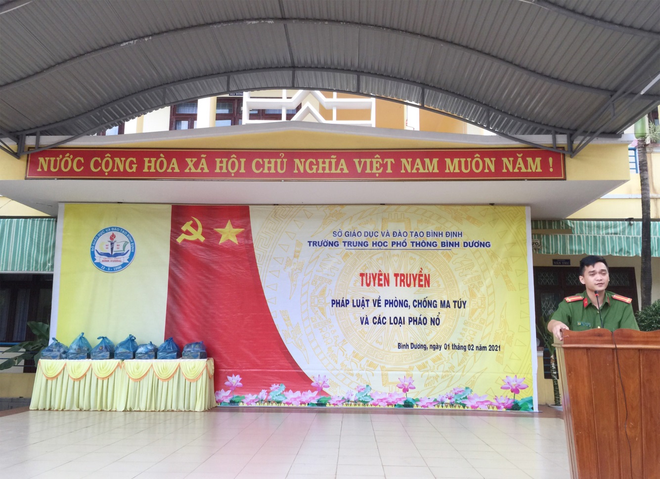 Công an huyện Phù Mỹ tuyên truyền pháp luật cho học sinh