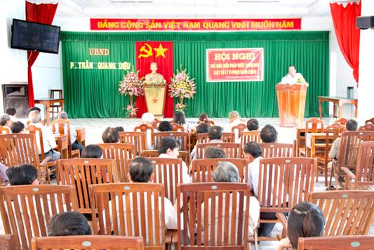 UBND Phường Trần Quang Diệu, TP. Quy Nhơn: Phổ biến Hiến pháp Nước Cộng hòa xã hội chủ nghĩa Việt Nam và Luật Xử lý vi phạm hành chính 