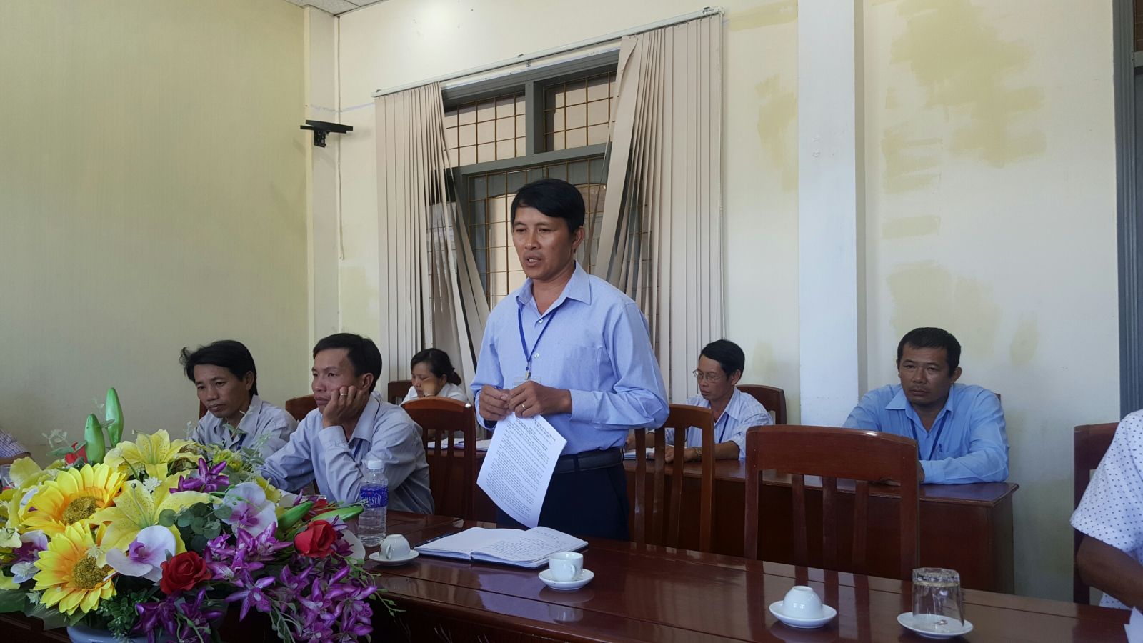 Đ/c Nguyễn Trung Hiếu – Phó chủ tịch UBDN xã báo cáo kết quả đạt được trong công tác PBGDPL, hòa giải ở cơ sở, xây dựng cấp xã đạt chuẩn tiếp cận pháp luật của xã