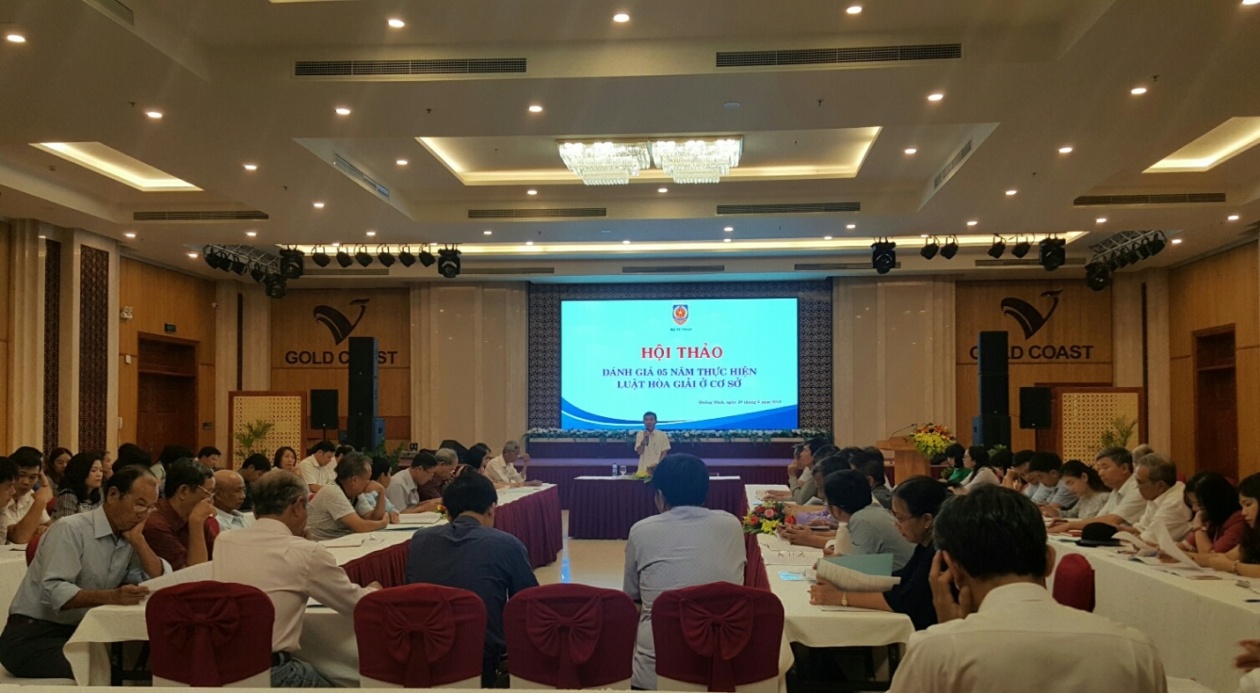 Ông Uông Ngọc Thuẩn, Phó Vụ trưởng Vụ Phổ biến, giáo dục pháp luật, Bộ Tư pháp Chủ trì Hội thảo