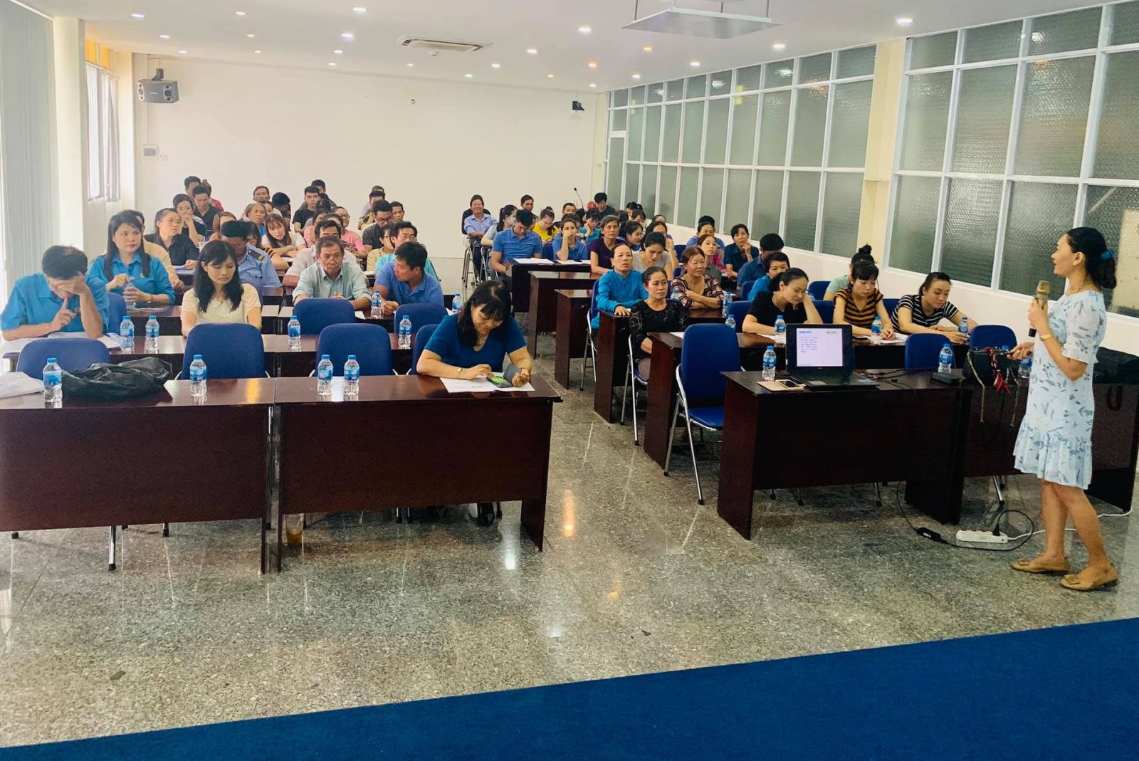 Tuyên truyền ”Luật bình đẳng giới”