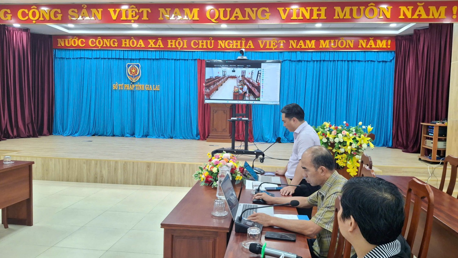 HỘI NGHỊ TẬP HUẤN TRỰC TUYẾN NGHIỆP VỤ QUỐC TỊCH, PHỔ BIẾN LUẬT QUỐC TỊCH VIỆT NAM VÀ CÁC VĂN BẢN HƯỚNG DẪN THI HÀNH