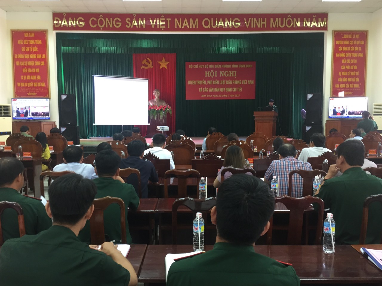 Quang cảnh hội nghị