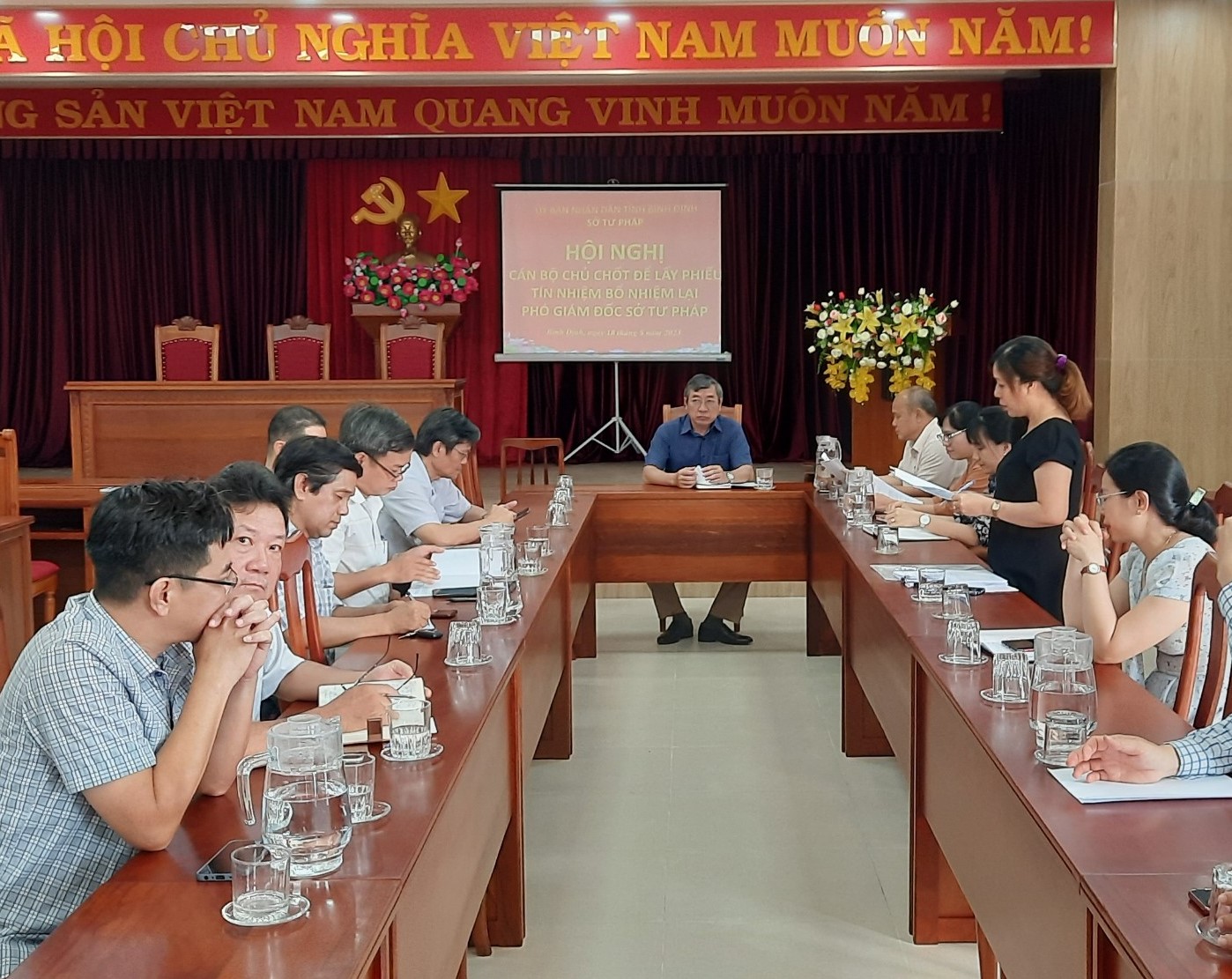 (Quang cảnh hội nghị)