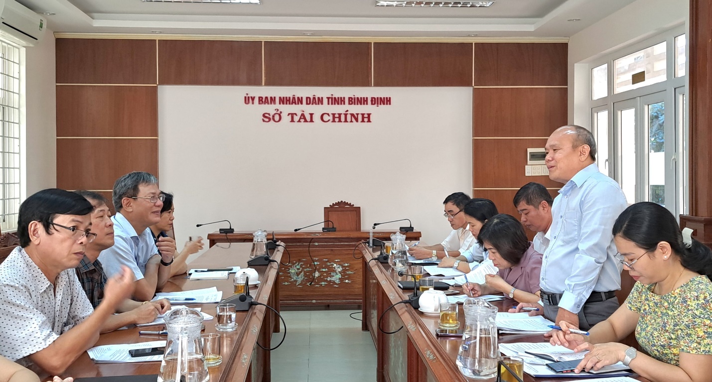 Đ/c Phạm Dân, PGĐ Sở Tư pháp, Trưởng đoàn kiểm tra phát biểu tại buổi làm việc
