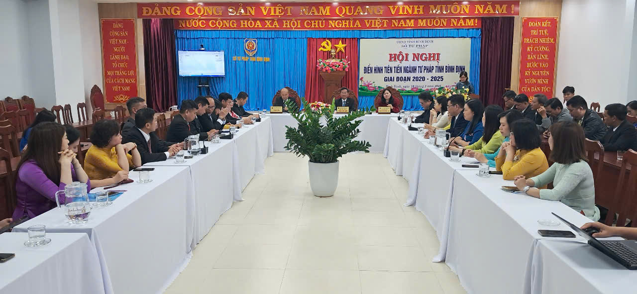 Quang cảnh hội nghị