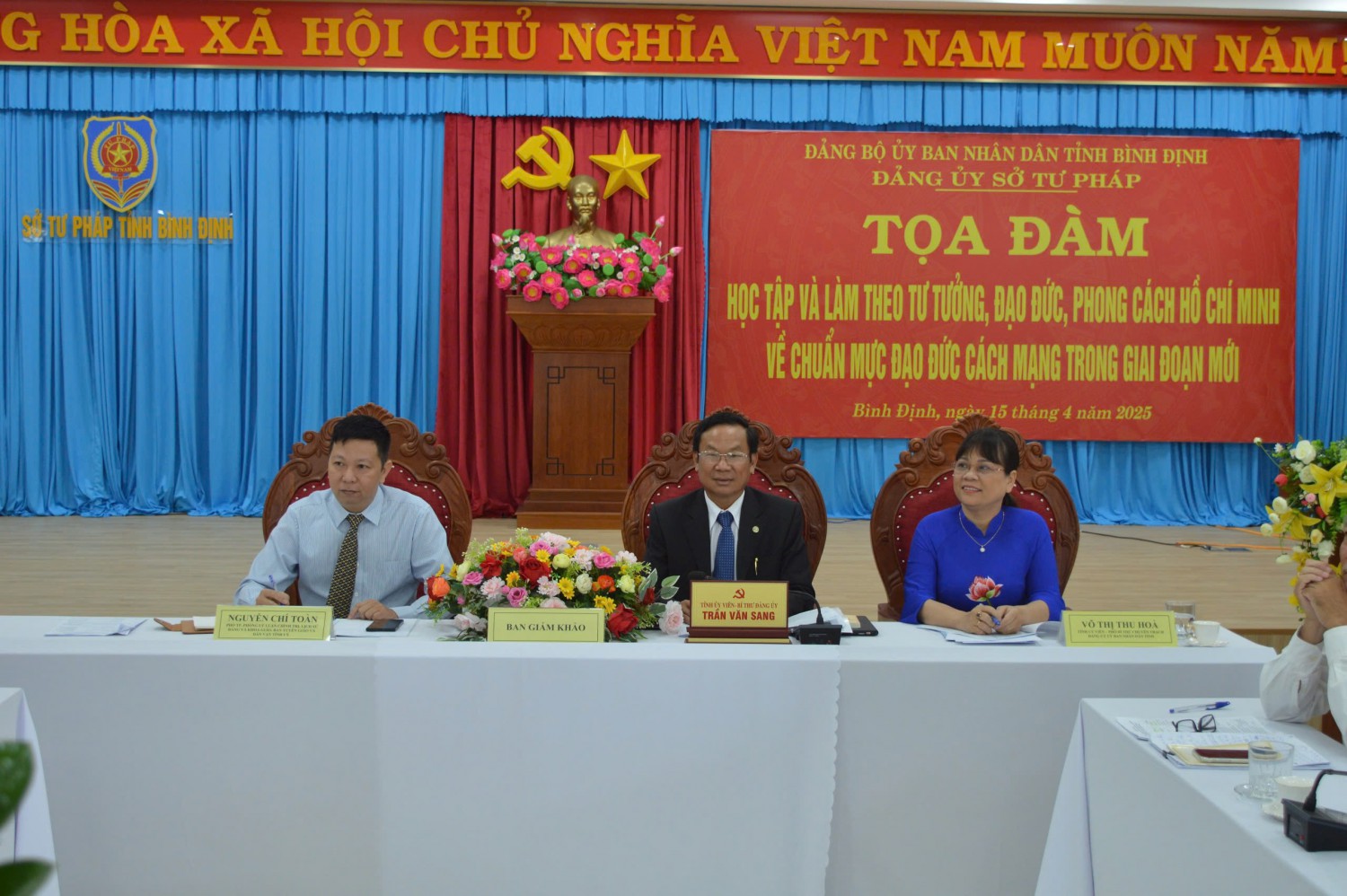 Quang cảnh hội nghị