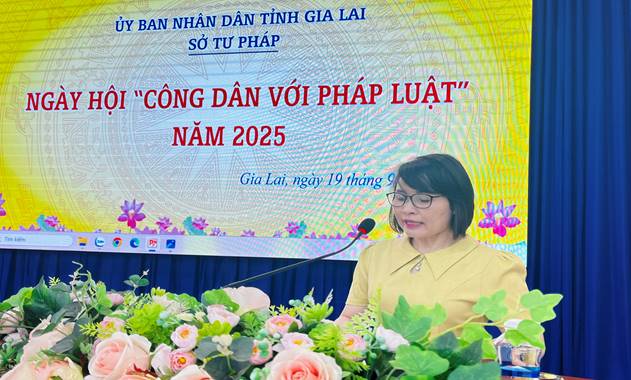 Phó Giám đốc Sở Tư pháp Nguyễn Như Ý phát biểu khai mạc Ngày hội