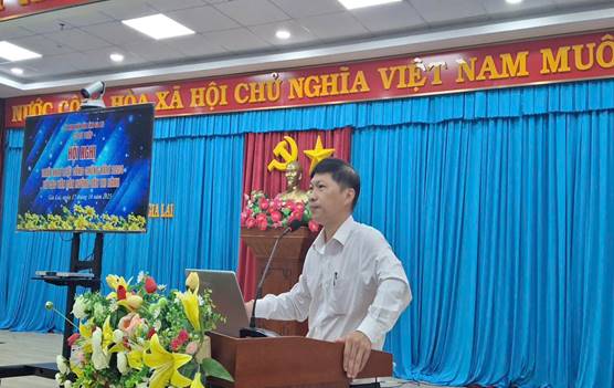 Ông Trần Minh Hồng - Phó Giám đốc Sở Tư pháp phát biểu tại Hội nghị