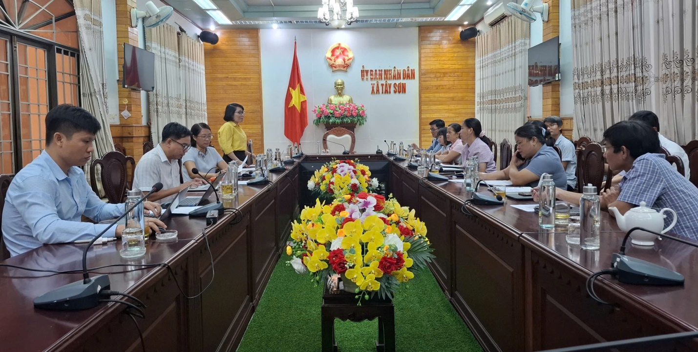 (Đ/c Nguyễn Như Ý - Phó Giám đốc Sở Tư pháp, Tổ trưởng tổ công tác kết luận nội dung kiểm tra tại UBND cấp xã)