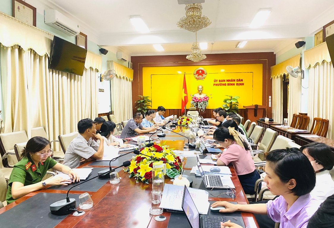 Kiểm tra công tác thi hành pháp luật về xử lý vi phạm hành chính  tại UBND phường Bình Định